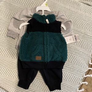 Carter’s boys 3 piece set 3M NWT vest long sleeve